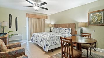 Desk, iron/ironing board, WiFi, bed sheets