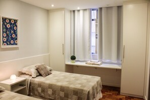 3 bedrooms, desk, iron/ironing board, WiFi