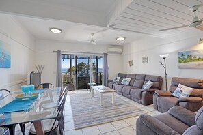 TV - Villa 13 Moreton island (Tangalooma)