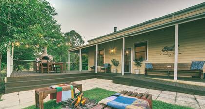 Perfect Family & Group Getaway: Hot Tub, Pizza Oven, Games Room, Pet-Friendly