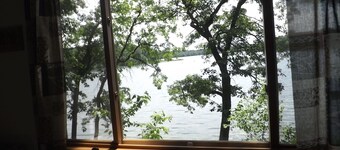 Private cabin with resort amenities; kayak, paddleboard, pontoon, great swimming