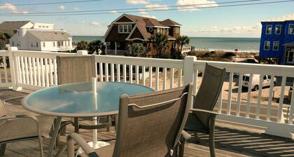 Pelican's Perch - Ocean Views! Beach is Right Across the Street!