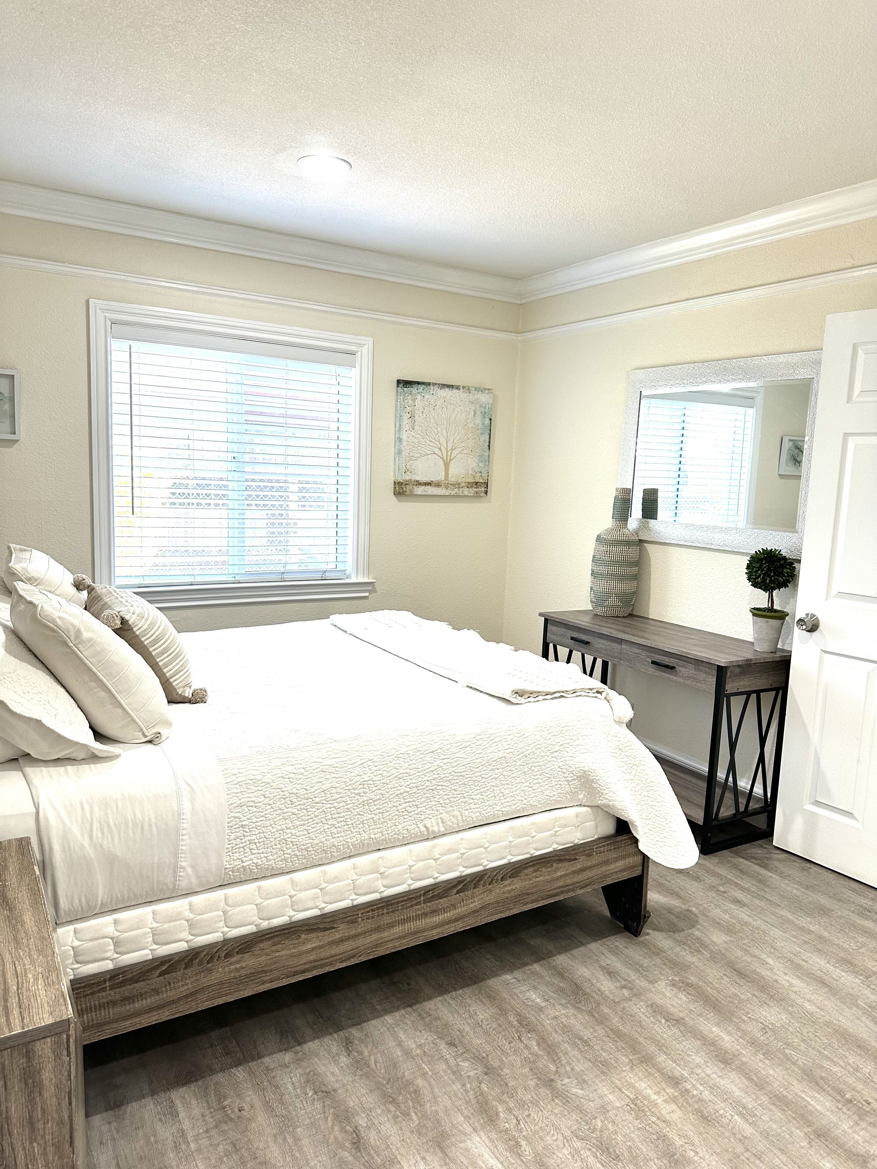 2 bedrooms, desk, iron/ironing board, free WiFi