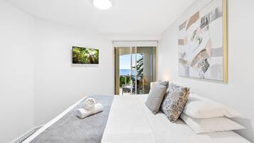 2 bedrooms, iron/ironing board, Internet, bed sheets