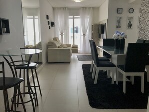 Dining - Wonderful apartment in Florianópolis, on Ingleses Beach. With a swimming pool. (Florianópolis)