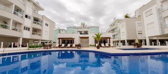 Wonderful apartment in Praia dos Ingleses with pool.