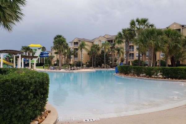 Piscina all'aperto, una piscina riscaldata
