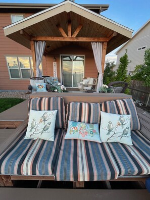 Terrace/patio - Launchpad~3 Beds,  Rain Shower, Top Golf NearBy (Thornton)