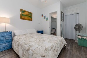 1 bedroom, desk, iron/ironing board, WiFi