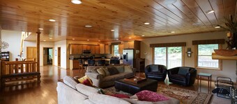 Deluxe Large Private Homes with Gorgeous White Mountain Views!! (WV41T)