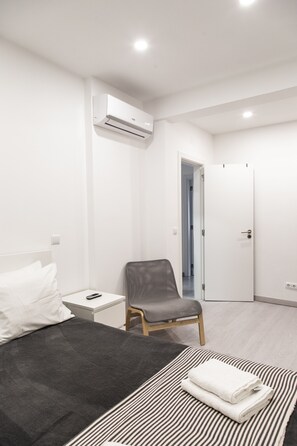2 chambres, fer et planche à repasser, Wi-Fi, literie fournie