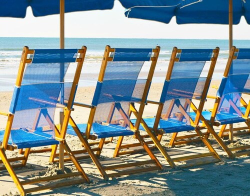 Beautiful Pet Friendly Beach House with Private Backyard Oasis.