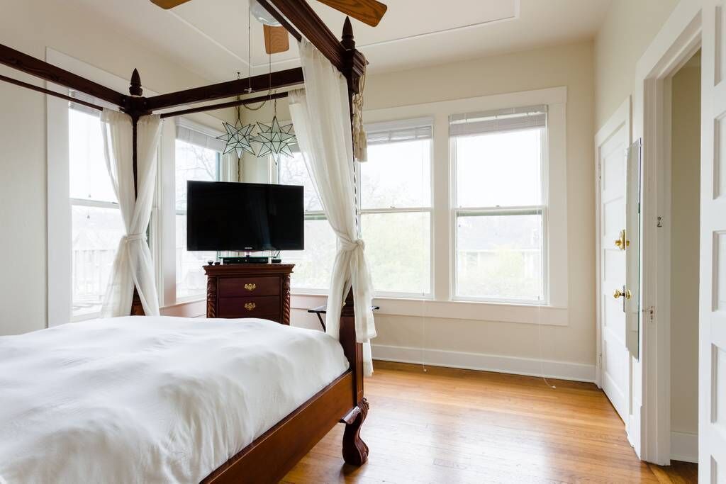 2 bedrooms, desk, iron/ironing board, free WiFi