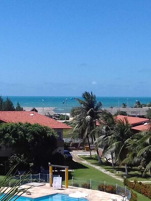 Outdoor pool - Comfortable apartment on Praia do Futuro beach with Wi-Fi, 1 parking space, and air conditioning. (Antonio Diogo)