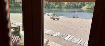 BEACH STYLE LAKESIDE MINI COTTAGE
