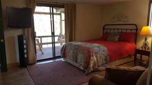 5 bedrooms, iron/ironing board, WiFi, bed sheets