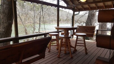 Secluded Cabin + Guest House with *Private Dock' at West End of Lake Taneycomo