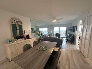 Interior - Mid Island, Villa Del Mar!  Beautiful Beach front condo, newly renovated! (Fort Myers Beach)