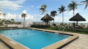 室外游泳池，恒温泳池