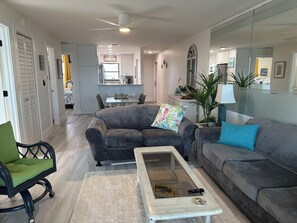 Smart TV, DVD player, books, video library - Mid Island, Villa Del Mar!  Beautiful Beach front condo, newly renovated! (Fort Myers Beach)