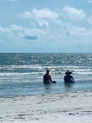 Am Strand, Liegestühle, Strandtücher