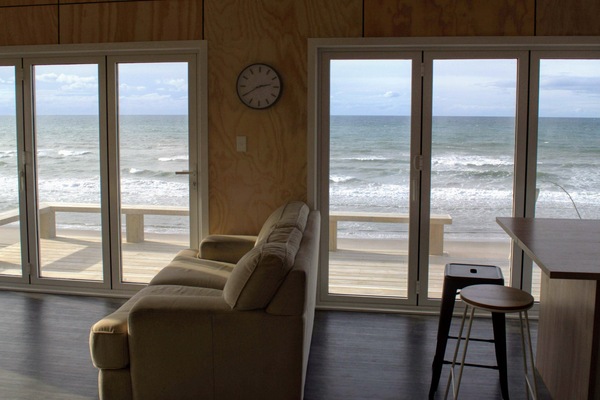 Smart TV, videojuegos, reproductor de DVD, futbolito