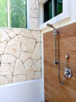 Dusche, Handtücher, Seife, Toilettenpapier