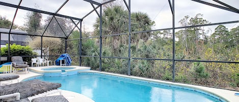 屋外プール、温水プール