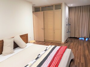 3 bedrooms, iron/ironing board, free WiFi - Thang Long Number One Luxury Apartment (Hanoi)