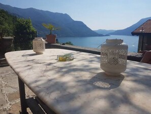 Outdoor dining - Enjoy beautiful lake como views (incl. private garden & terraces) (Pognana Lario)