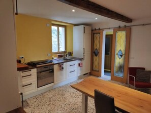 Refrigerador, horno, parrilla de estufa y lavavajillas