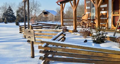 Three Pines Historic Log Cabin (a unos 20 minutos del encuentro Ark)