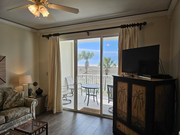 TV - Inn at Dauphin Island 203 Beautifully Furnished with Great Views!! (Dauphin Island)