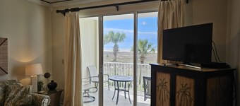 Inn at Dauphin Island 203 Beautifully Furnished with Great Views!!