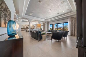 Interior - Eagle Bay: Game Loft, Theater, Private Pool with Lazy River, Golf Views, Near Disney (Kissimmee)