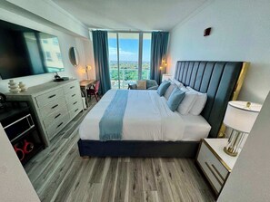 1 bedroom, in-room safe, desk, iron/ironing board