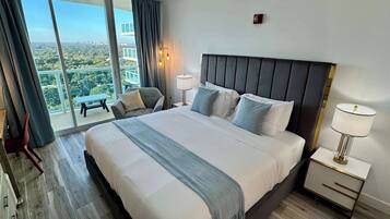 1 Schlafzimmer, Zimmersafe, Schreibtisch, BĂŒgeleisen/BĂŒgelbrett