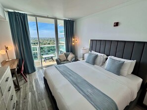 1 bedroom, in-room safe, desk, iron/ironing board - Balcony Ocean View ! Pool - WiFi - Gym - Parking (Miami)