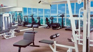 Fitness facility - Balcony Ocean View ! Pool - WiFi - Gym - Parking (Miami)