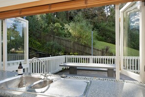 Outdoor dining - Escape North - Extended Family Retreat, located in central Russell (Russell)