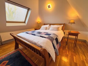 1 sovrum, skrivbord, strykjärn/strykbräda och gratis wi-fi