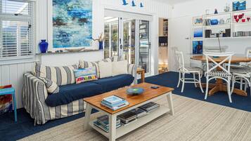 Smart-tv, dvd-spelare och en stereo