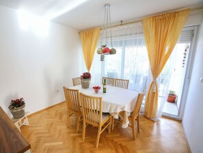 تناول الطعام