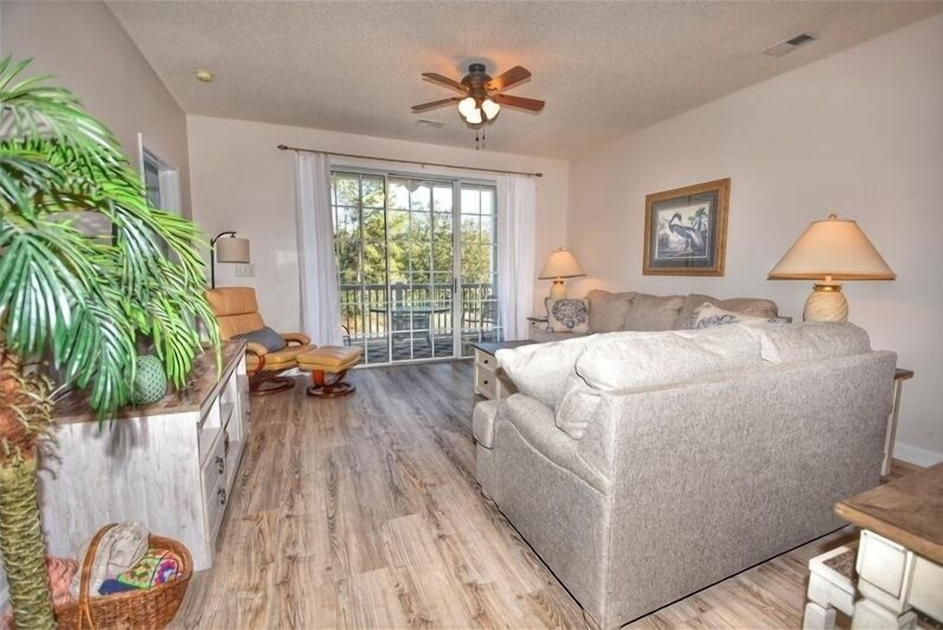 Una televisión, un reproductor de DVD