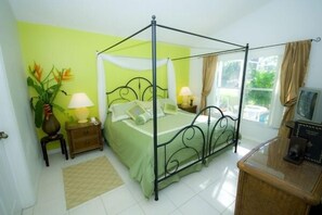 3 bedrooms, in-room safe, iron/ironing board, free WiFi