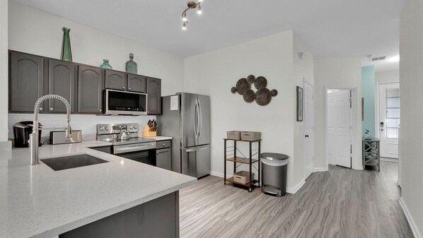 Fridge, microwave, oven, stovetop