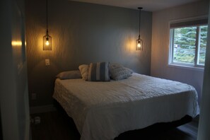 4 bedrooms, iron/ironing board, travel cot, free WiFi