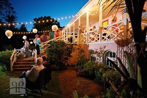 المنطقة المحيطة بالمنشأة