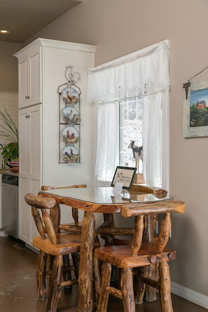 Dining - Charming Country Barn in the Animas River Valley (Durango)