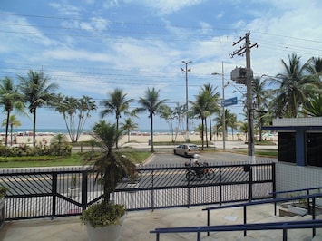 predio area externa com vista da praia